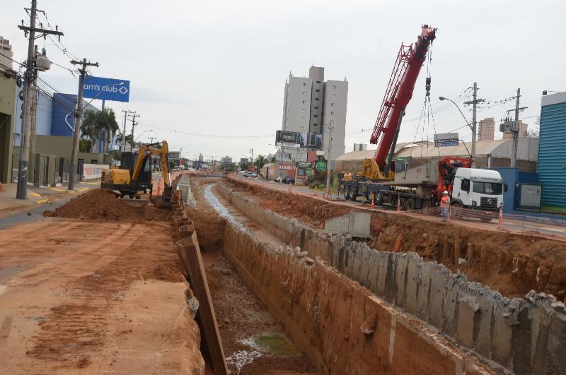 Obras contra enchentes em Franca avançam com interdições no trânsito nesta semana